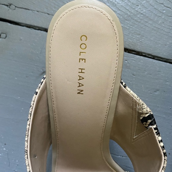 NWOT Cole Haan snakeskin heels - Picture 4 of 4
